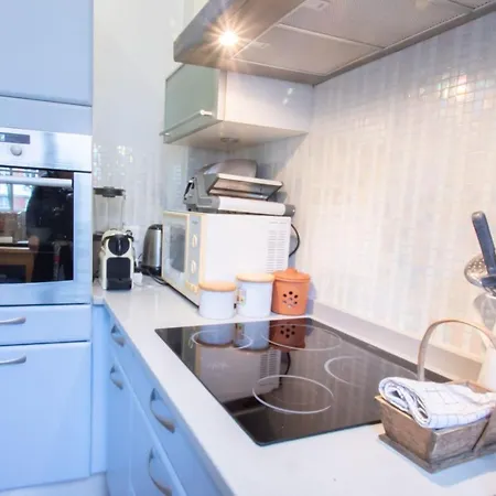 Spacious 50 M Cocoon In The Heart Of 17th Paris